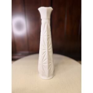 Vintage Hoosier Milk Glass Starburst Geometric Diamond Pattern Bud Vase 9"